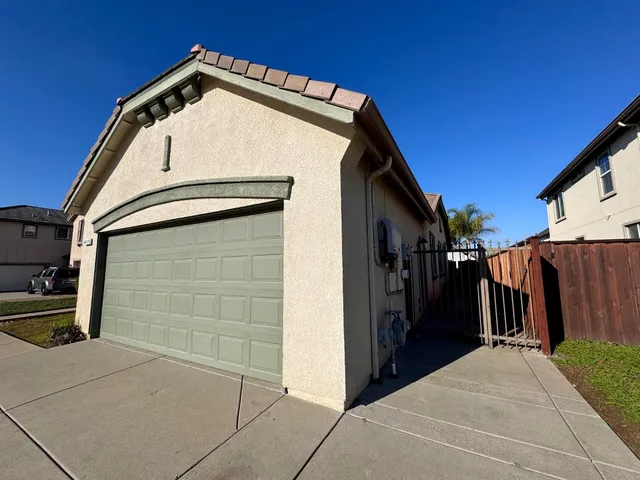 $679,900 | 6619 Ponta Do Sol Way, Elk Grove, CA 95757