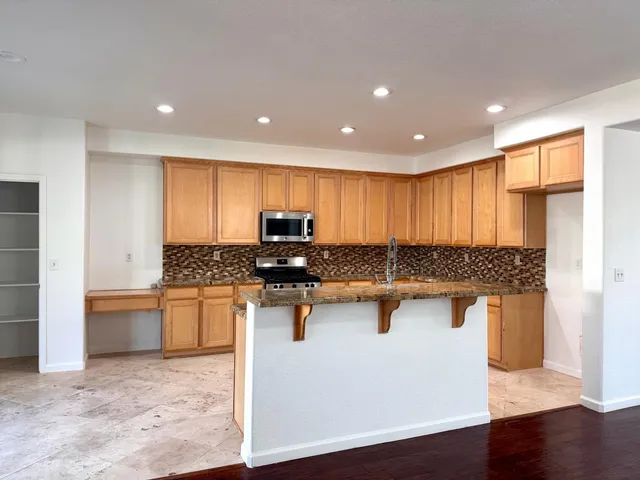 $679,900 | 6619 Ponta Do Sol Way, Elk Grove, CA 95757