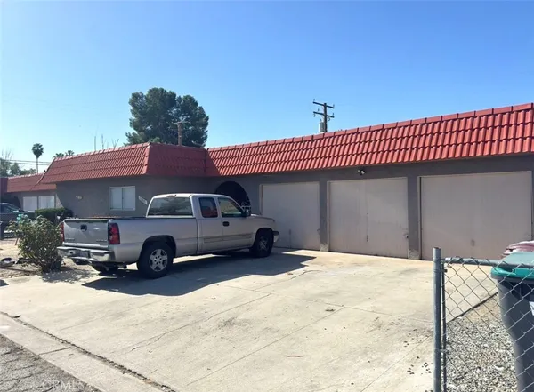 $2,200 | 25981 Cherrywood Drive, Unit B, Hemet, CA 92544