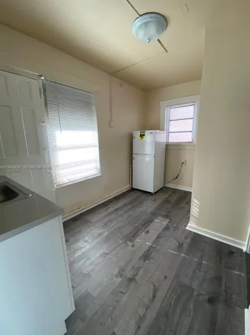 $1,250 | 1011 Southwest 5th Street, Unit 2, Miami, FL 33130