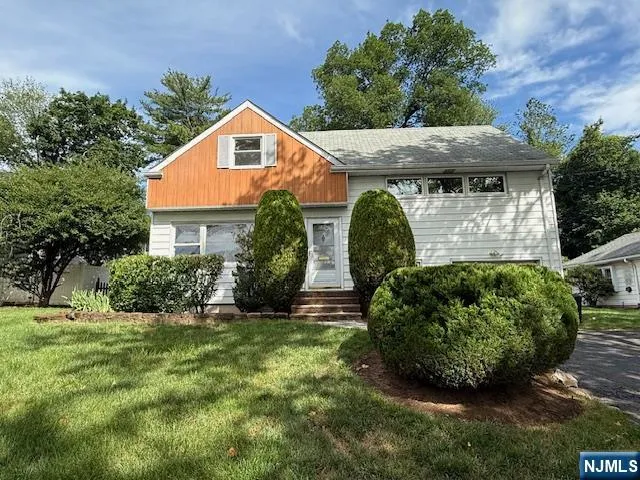 $4,200 | 920 East Lawn Drive, Teaneck, NJ 07666