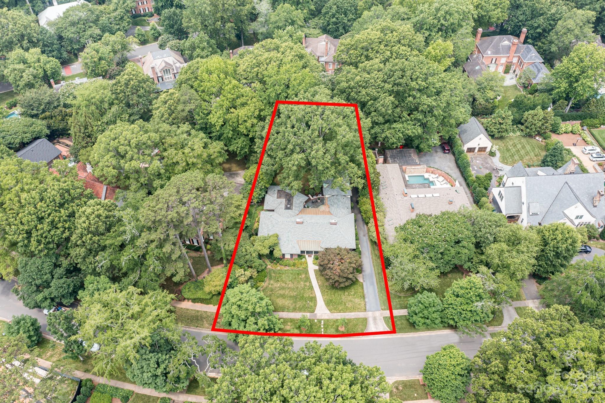 818 Colville Road Charlotte, NC 28207 - Photo 6 of 45 Gallery Image 6