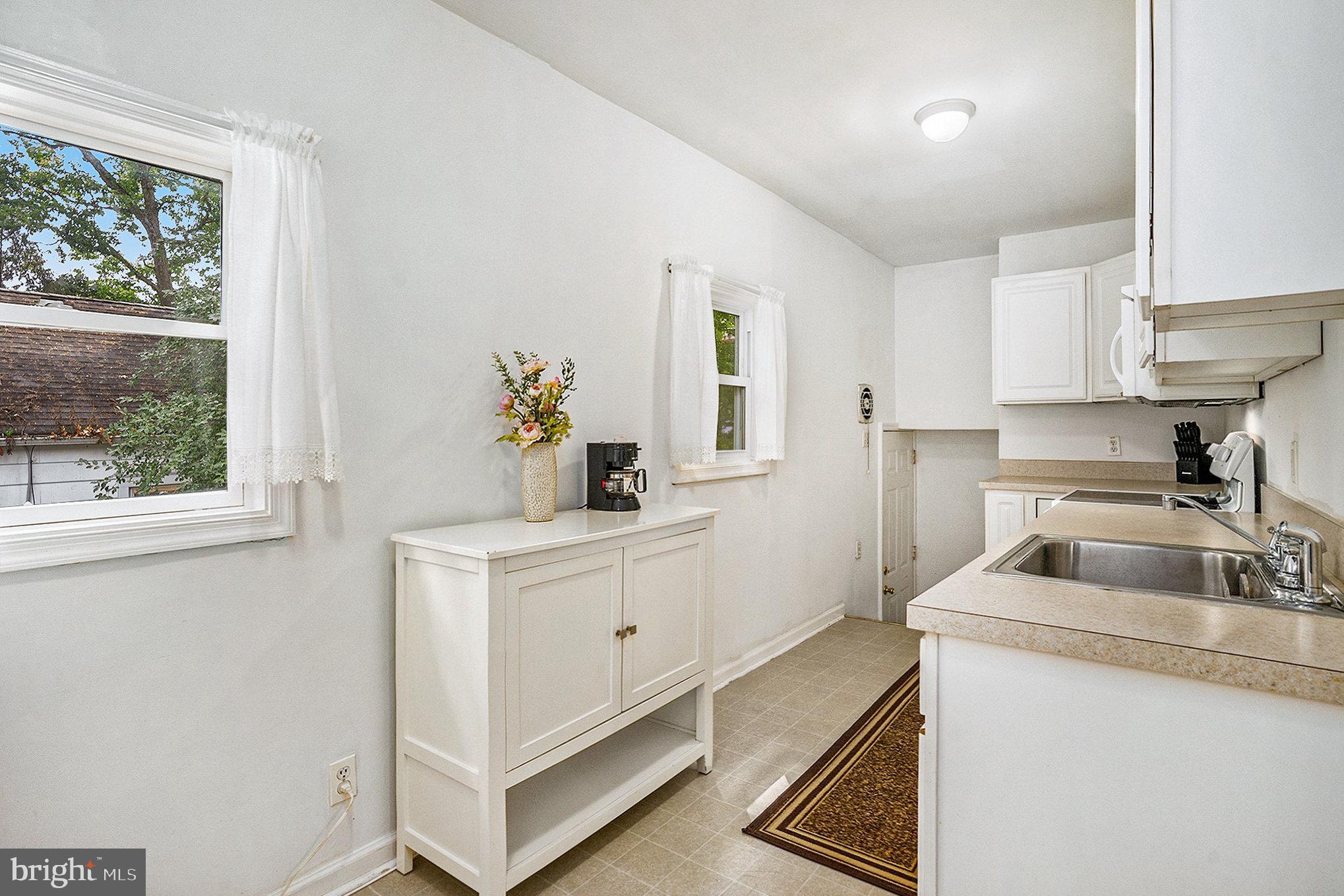 8 Chestnut Road Newtown Square, PA 19073 - Photo 7 of 28 Gallery Image 7