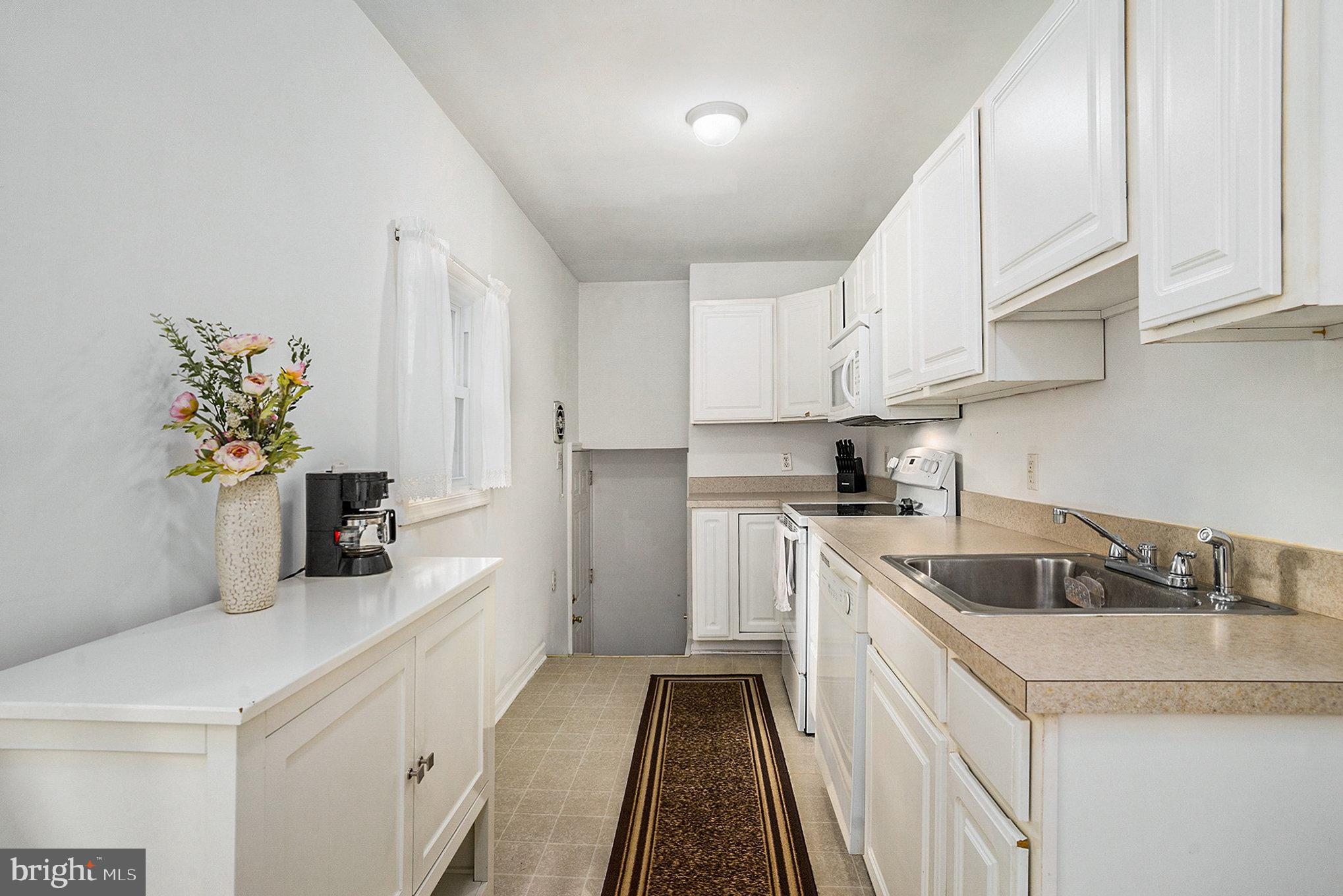8 Chestnut Road Newtown Square, PA 19073 - Photo 8 of 28 Gallery Image 8