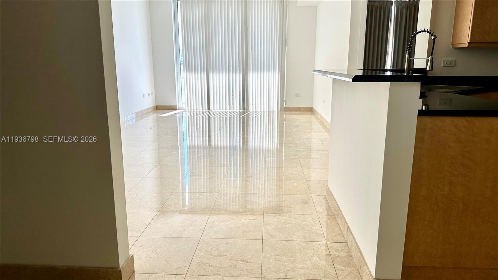 801 Brickell Key Boulevard, Unit 2707 Miami, FL 33131 - Photo 13 of 24