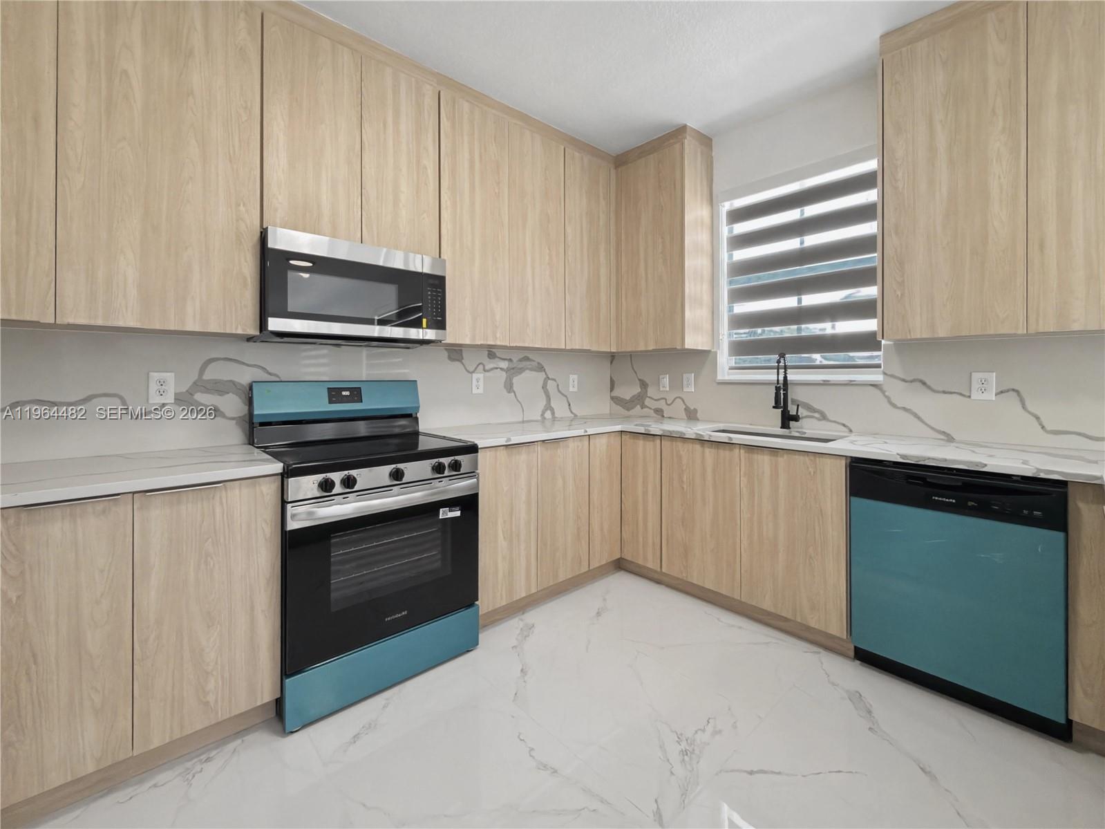 9260 Southwest 153rd Passage Miami, FL 33196 - Photo 13 of 36