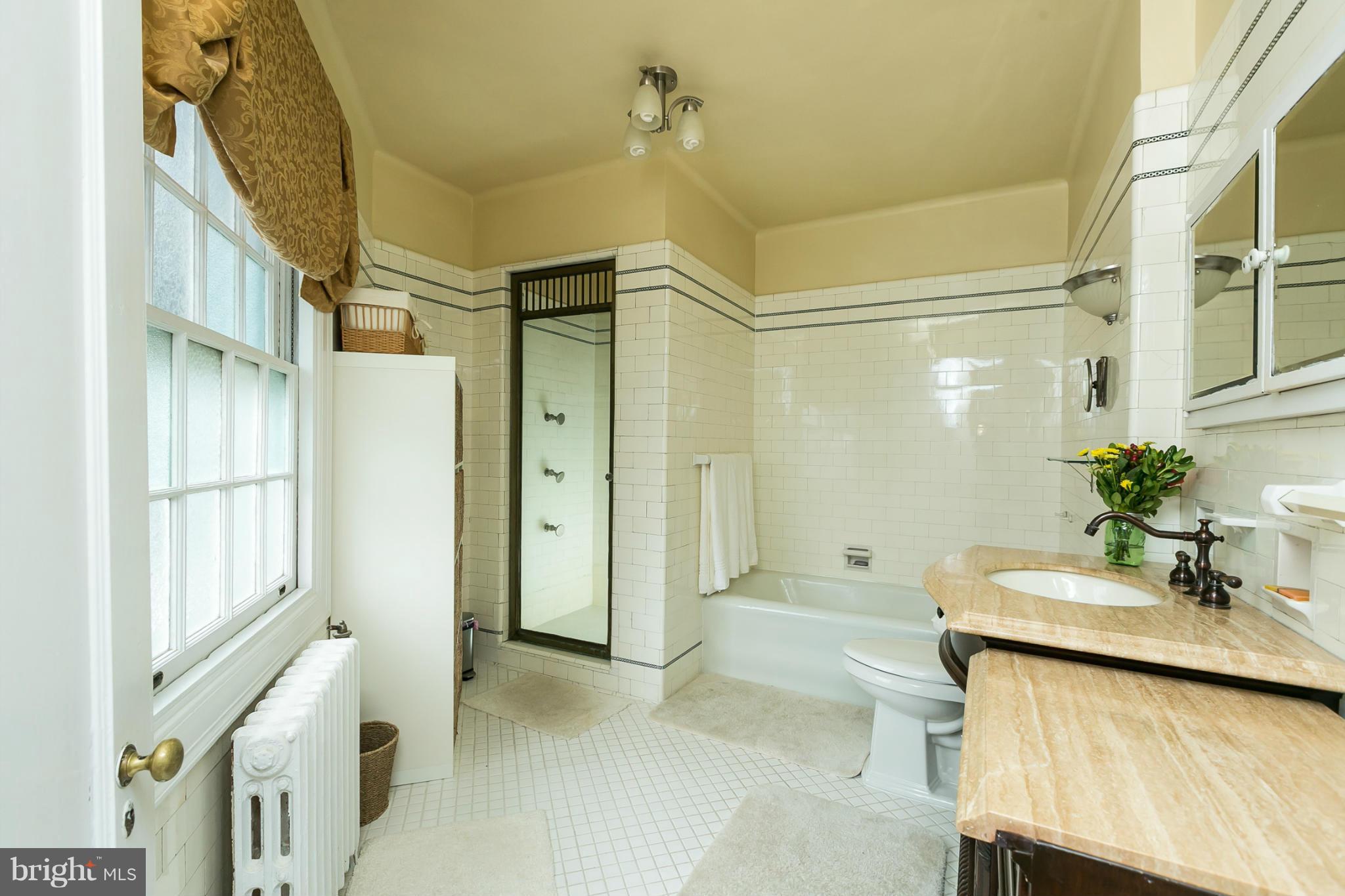 3812 Fenchurch Road Baltimore, MD 21218 - Photo 19 of 30 Bath (Master)