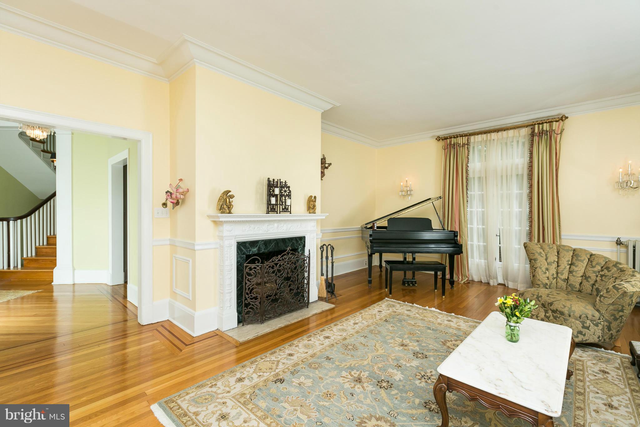 3812 Fenchurch Road Baltimore, MD 21218 - Photo 5 of 30 Living Room