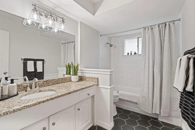 $555,000 | 7335 La Bolsa Drive, Dallas, TX 75248