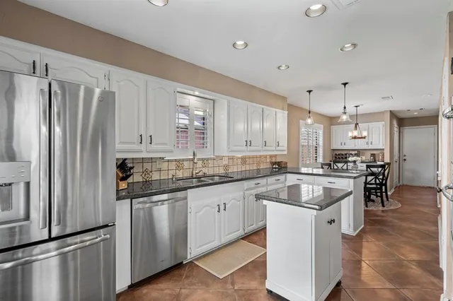 $555,000 | 7335 La Bolsa Drive, Dallas, TX 75248