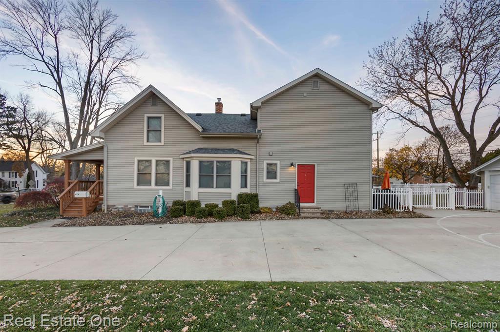 603 Parkdale Avenue Rochester, MI 48307 - Photo 1 of 43