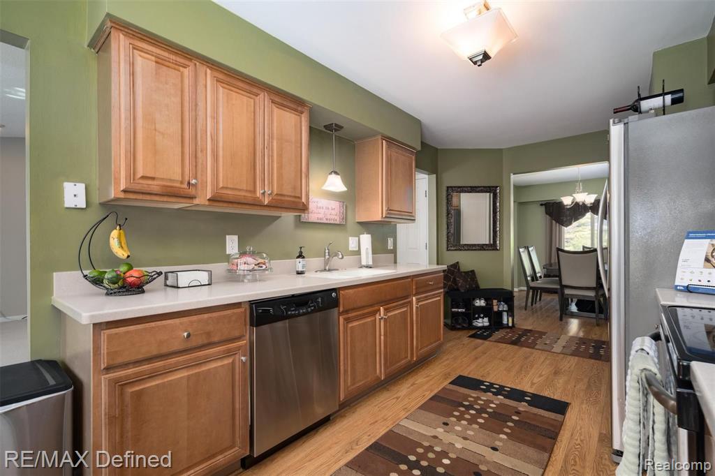 81 Foxboro Drive Rochester Hills, MI 48309 - Photo 13 of 34