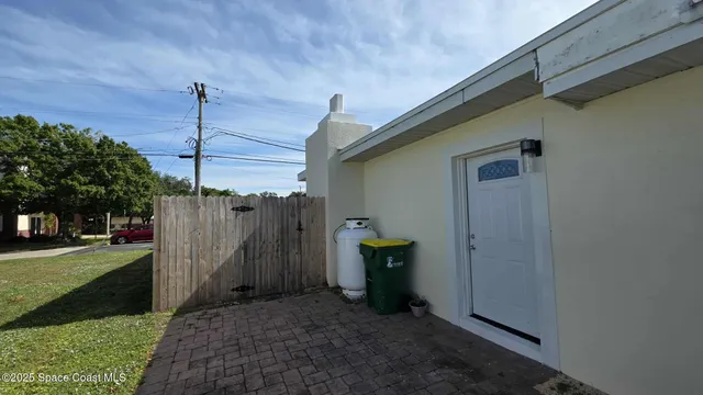 $379,900 | 410 4th Street, Merritt Island, FL 32953