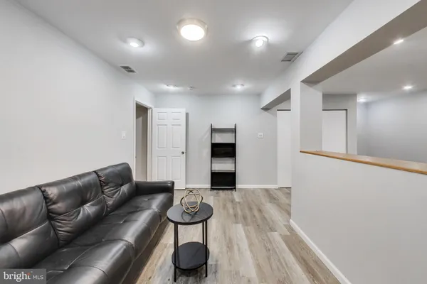 $409,000 | 14222 Oxford Drive, Laurel, MD 20707