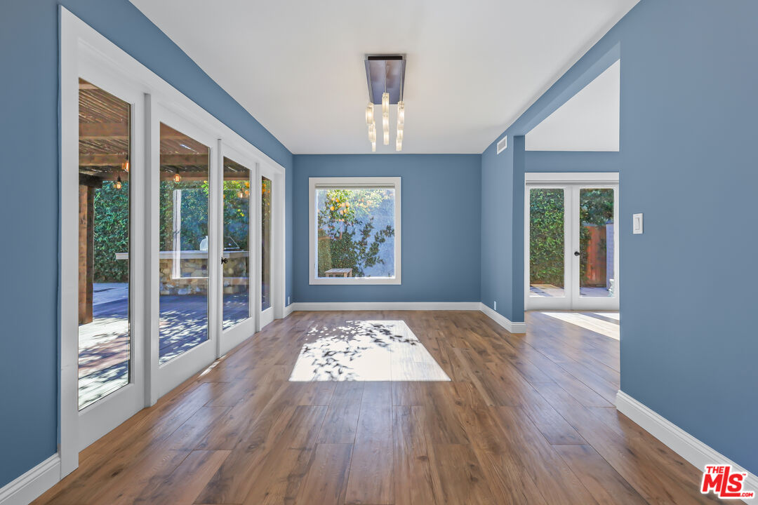 4744 Haskell Avenue Encino, CA 91436 - Photo 19 of 71