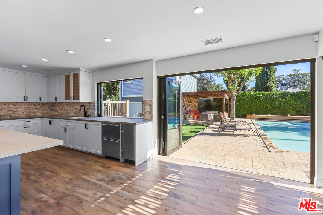 4744 Haskell Avenue Encino, CA 91436 - Photo 20 of 64