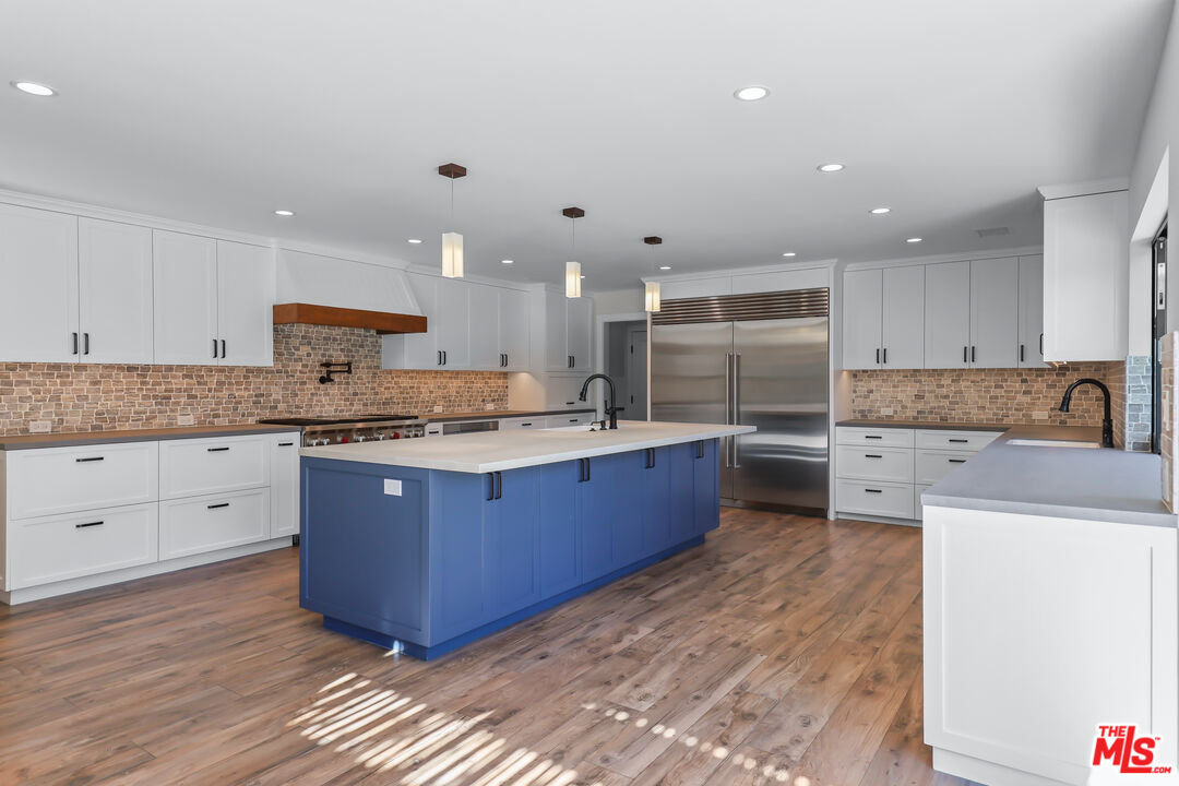 4744 Haskell Avenue Encino, CA 91436 - Photo 24 of 71