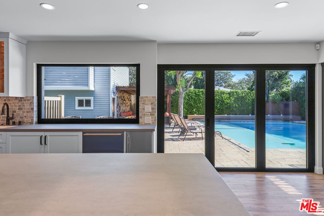 4744 Haskell Avenue Encino, CA 91436 - Photo 27 of 71