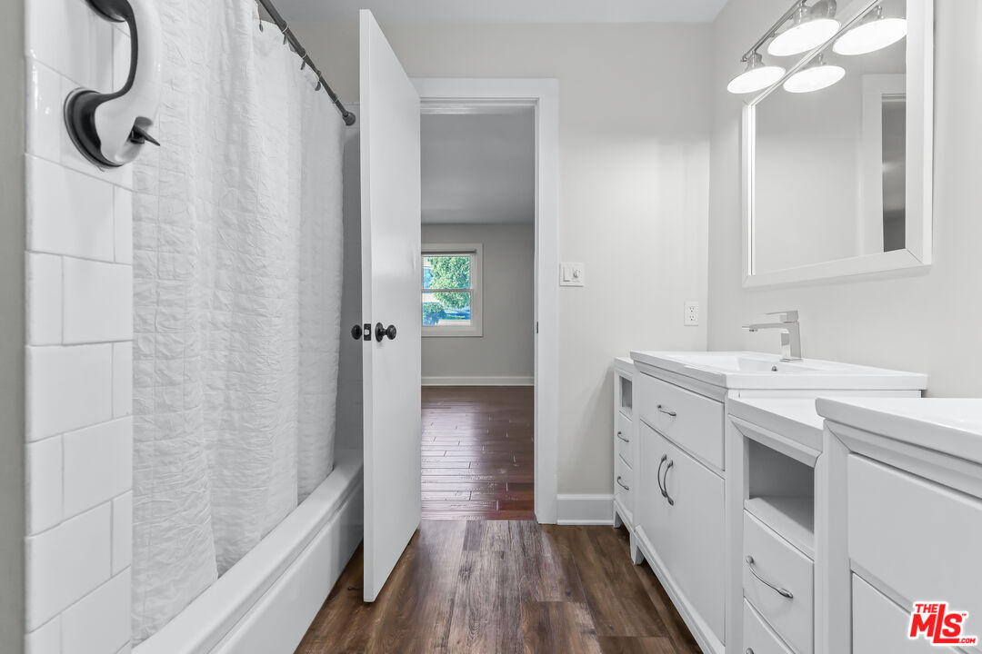 4744 Haskell Avenue Encino, CA 91436 - Photo 28 of 64