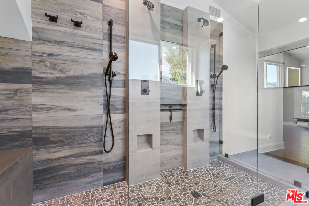 4744 Haskell Avenue Encino, CA 91436 - Photo 34 of 64