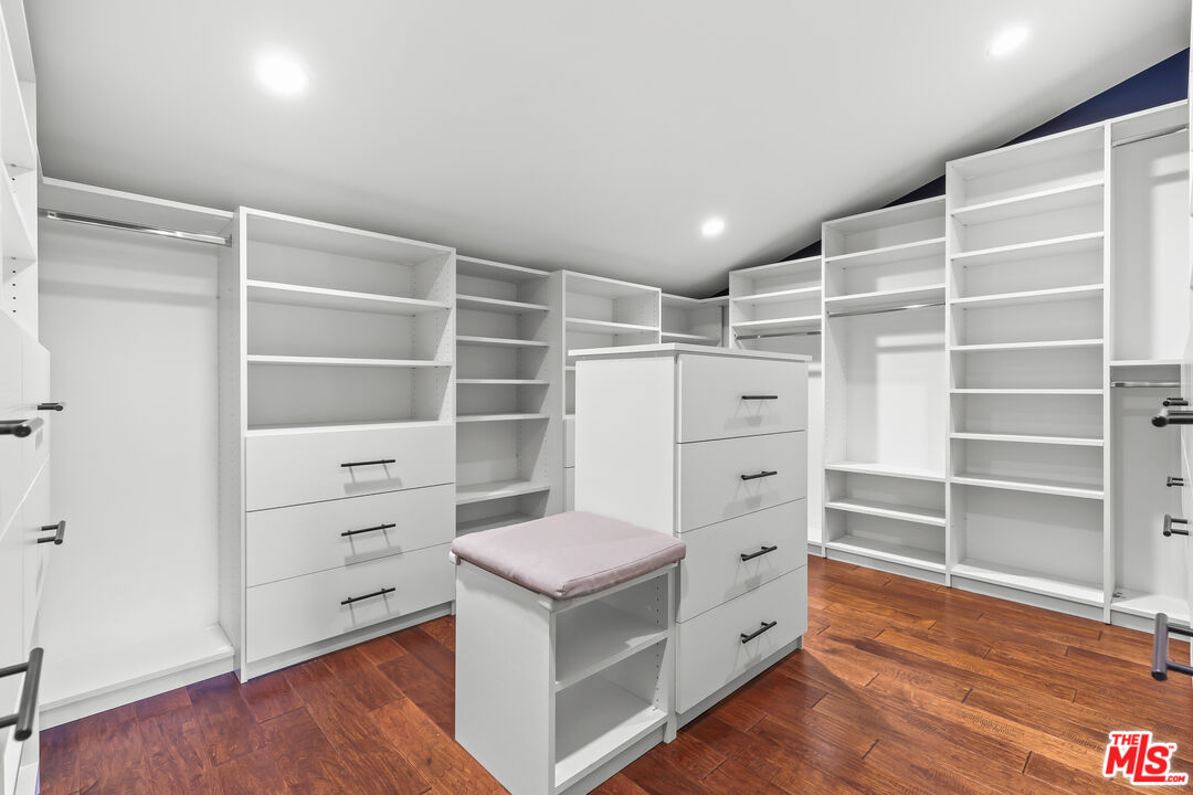 4744 Haskell Avenue Encino, CA 91436 - Photo 40 of 71