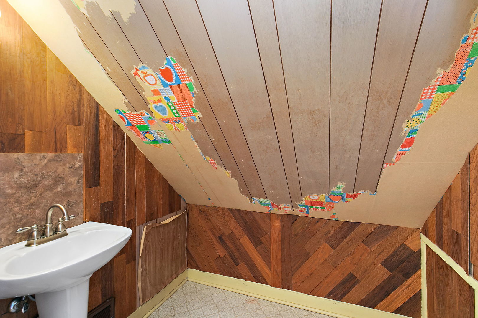 917 North 7th Street DeKalb, IL 60115 - Photo 15 of 27