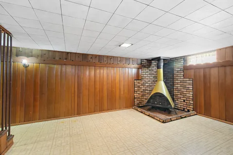 $185,000 | 917 North 7th Street, DeKalb, IL 60115