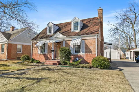 $185,000 | 917 North 7th Street, DeKalb, IL 60115