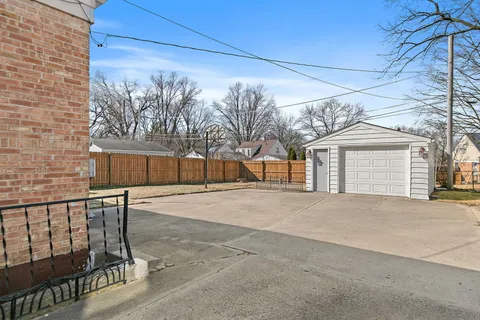 $185,000 | 917 North 7th Street, DeKalb, IL 60115