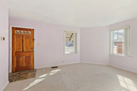 $185,000 | 917 North 7th Street, DeKalb, IL 60115