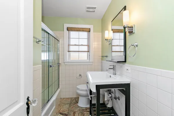 $185,000 | 917 North 7th Street, DeKalb, IL 60115