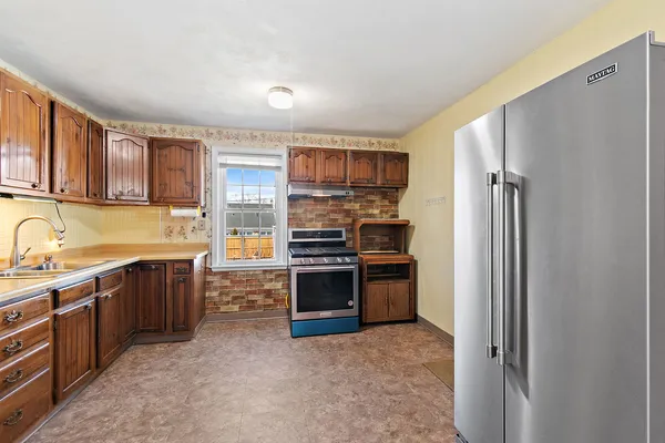 $185,000 | 917 North 7th Street, DeKalb, IL 60115