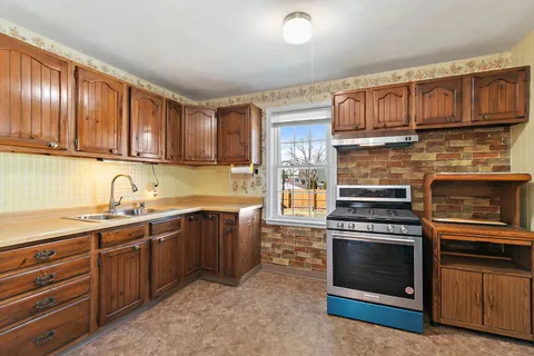 $185,000 | 917 North 7th Street, DeKalb, IL 60115