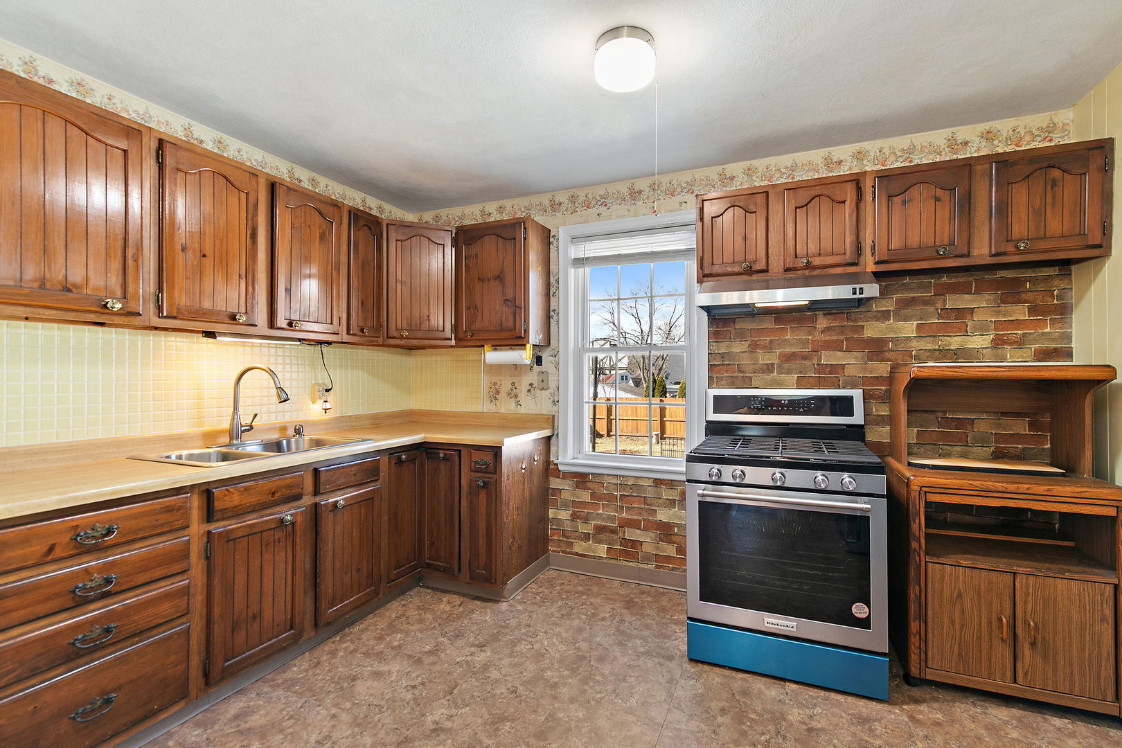 917 North 7th Street DeKalb, IL 60115 - Photo 9 of 27