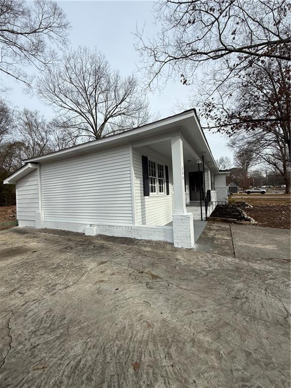 108 Rips Road Calhoun, GA 30701 - Photo 3 of 14 a house with a outdoor space