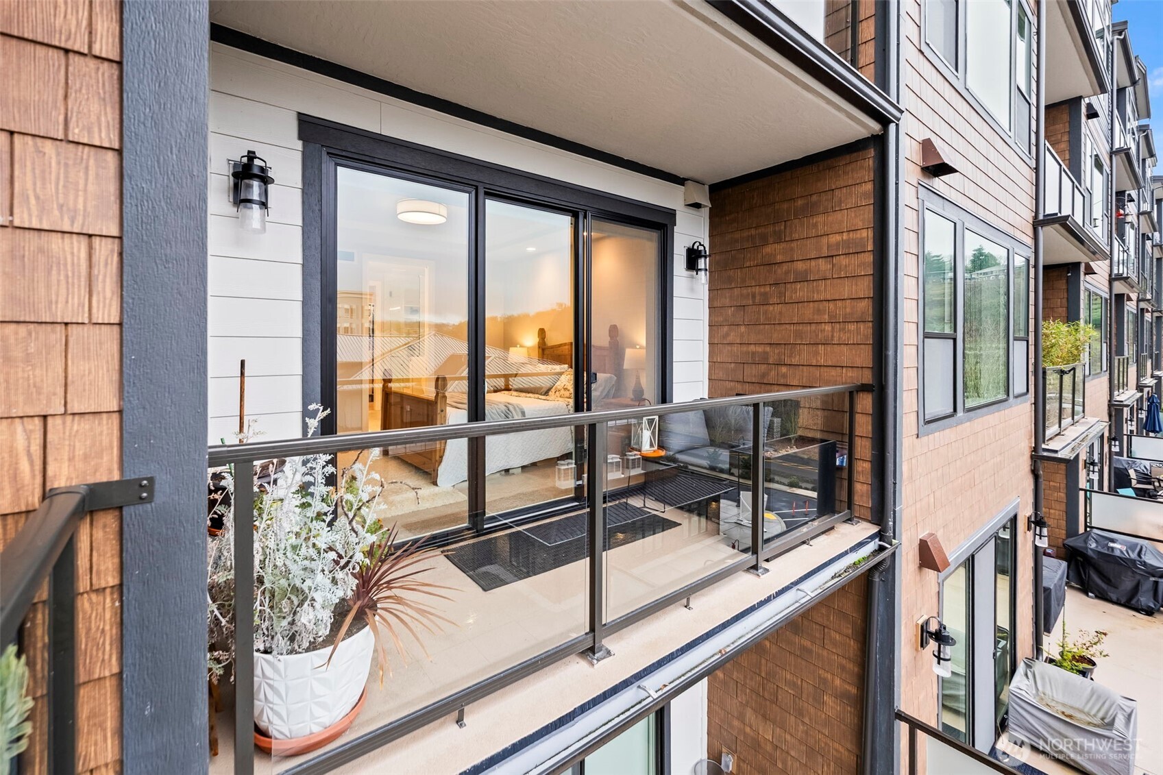 4907 Main Street, Unit 625 Tacoma, WA 98407 - Photo 27 of 40 a view of a living room filled with furniture