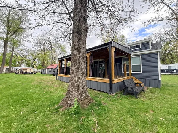 $145,000 | 5-81 Woodhaven Lakes, Sublette, IL 61367