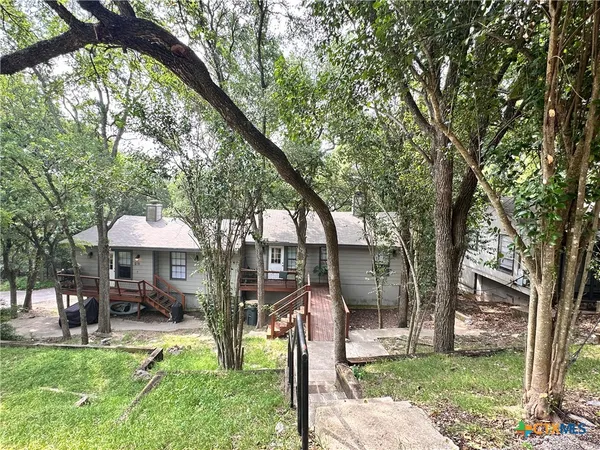 $1,725 | 899 Hillyer Street, San Marcos, TX 78666