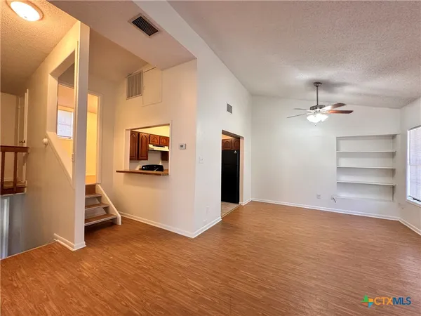 $1,725 | 899 Hillyer Street, San Marcos, TX 78666