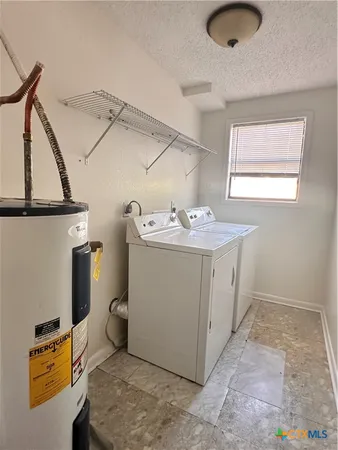 $1,725 | 899 Hillyer Street, San Marcos, TX 78666