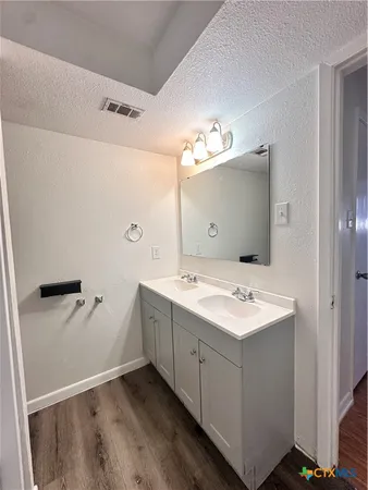 $1,725 | 899 Hillyer Street, San Marcos, TX 78666