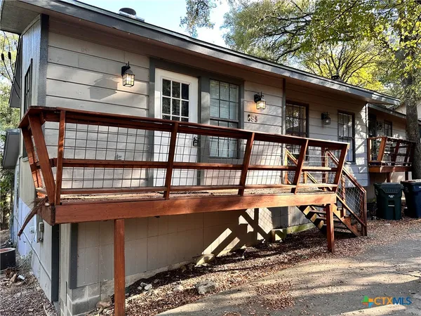 $1,725 | 899 Hillyer Street, San Marcos, TX 78666