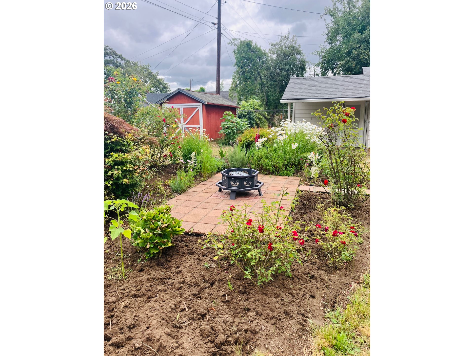 152 West C Street Springfield, OR 97477 - Photo 13 of 39
