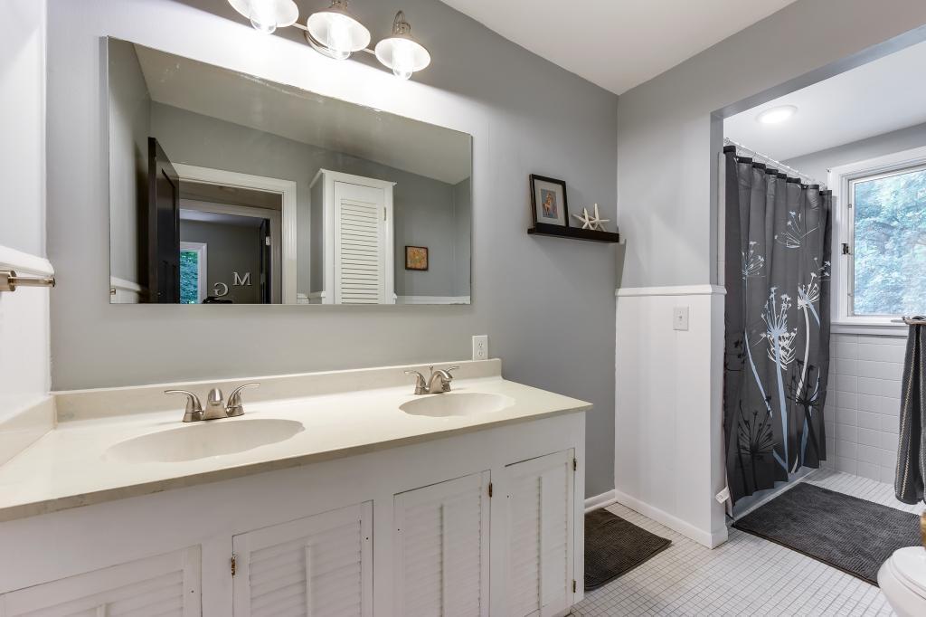 24775 Glen Road Shorewood, MN 55331 - Photo 13 of 20 Gallery Image 13