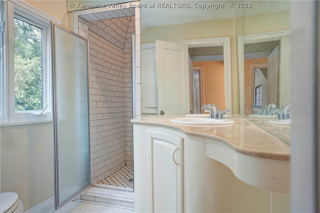 905 Highland Road Charleston, WV 25302 - Photo 20 of 39 Gallery Image 20