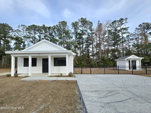 $240,000 | 148 Long Pond Loop, Swansboro, NC 28584