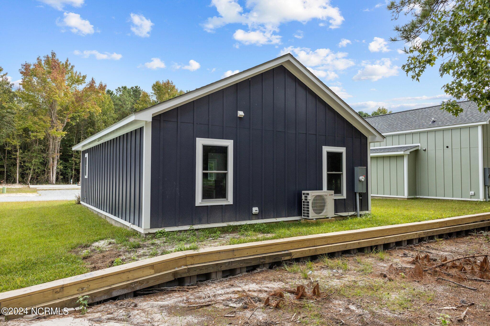 148 Long Pond Loop Swansboro, NC 28584 - Photo 40 of 48 Photo of similar home