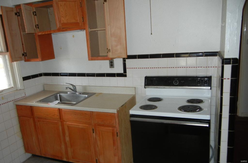 1909 North Hanley Road St. Louis, MO 63114 - Photo 6 of 6 Gallery Image 6