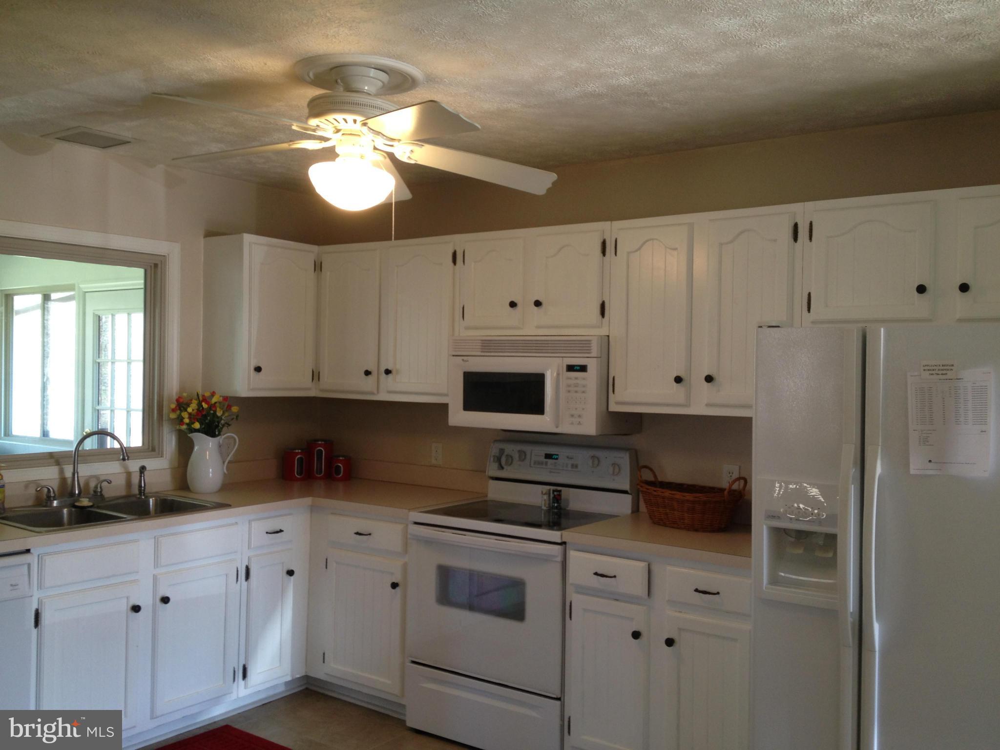 306 Happy Creek Road Locust Grove, VA 22508 - Photo 6 of 28 Kitchen