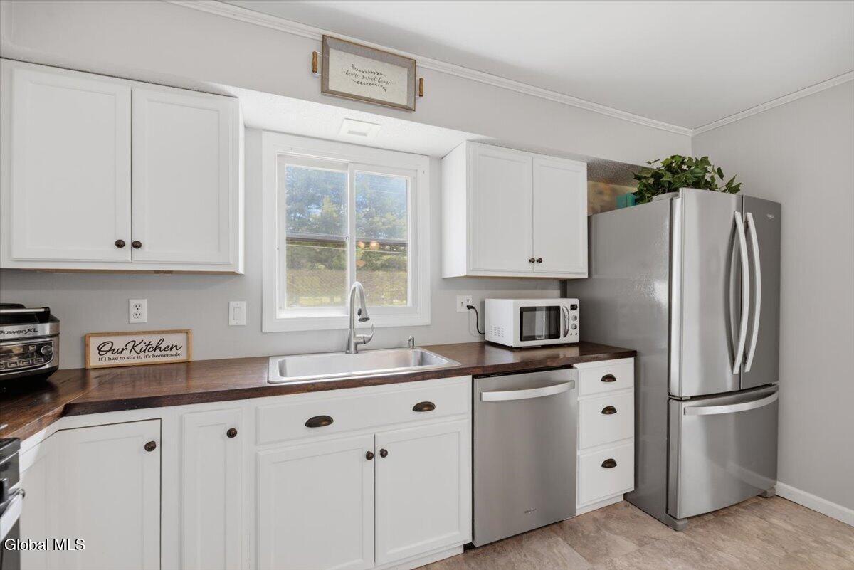 124 Ingersoll Road Wilton, NY 12866 - Photo 9 of 46 25-016_DSC00424
